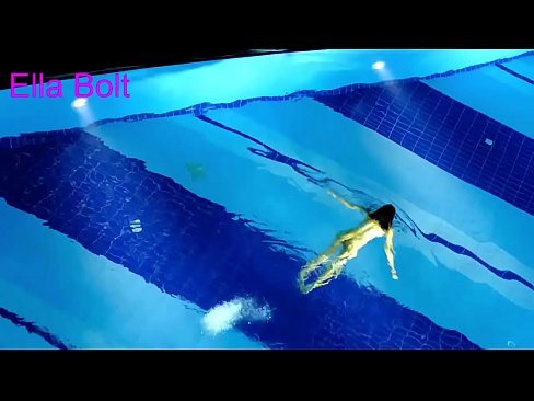 ❤️ Nu mă pot opri din privit, tânără blondă surprinsă înotând goală în piscina stațiunii ELLA BOLT ❌ at ro.bassaniluigi.ru ❌