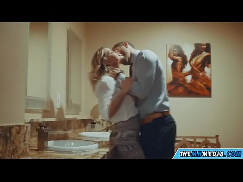❤️ Când o blondă cu sânii mari te seduce într-o toaletă publică ❌ at ro.bassaniluigi.ru ❌